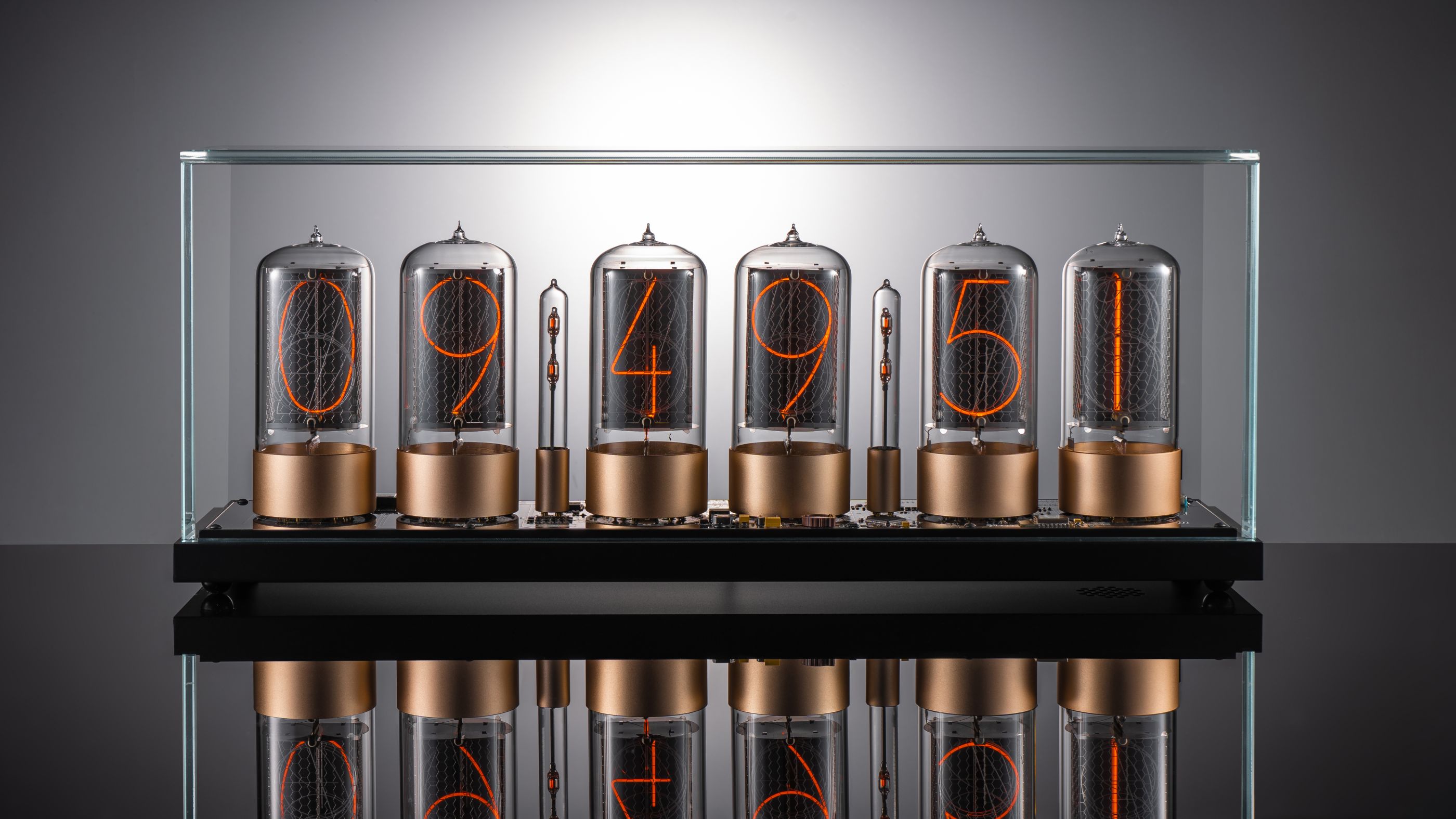 ZIN70 Nixie Clock, Black Case & Gold Bases, Clear Glass