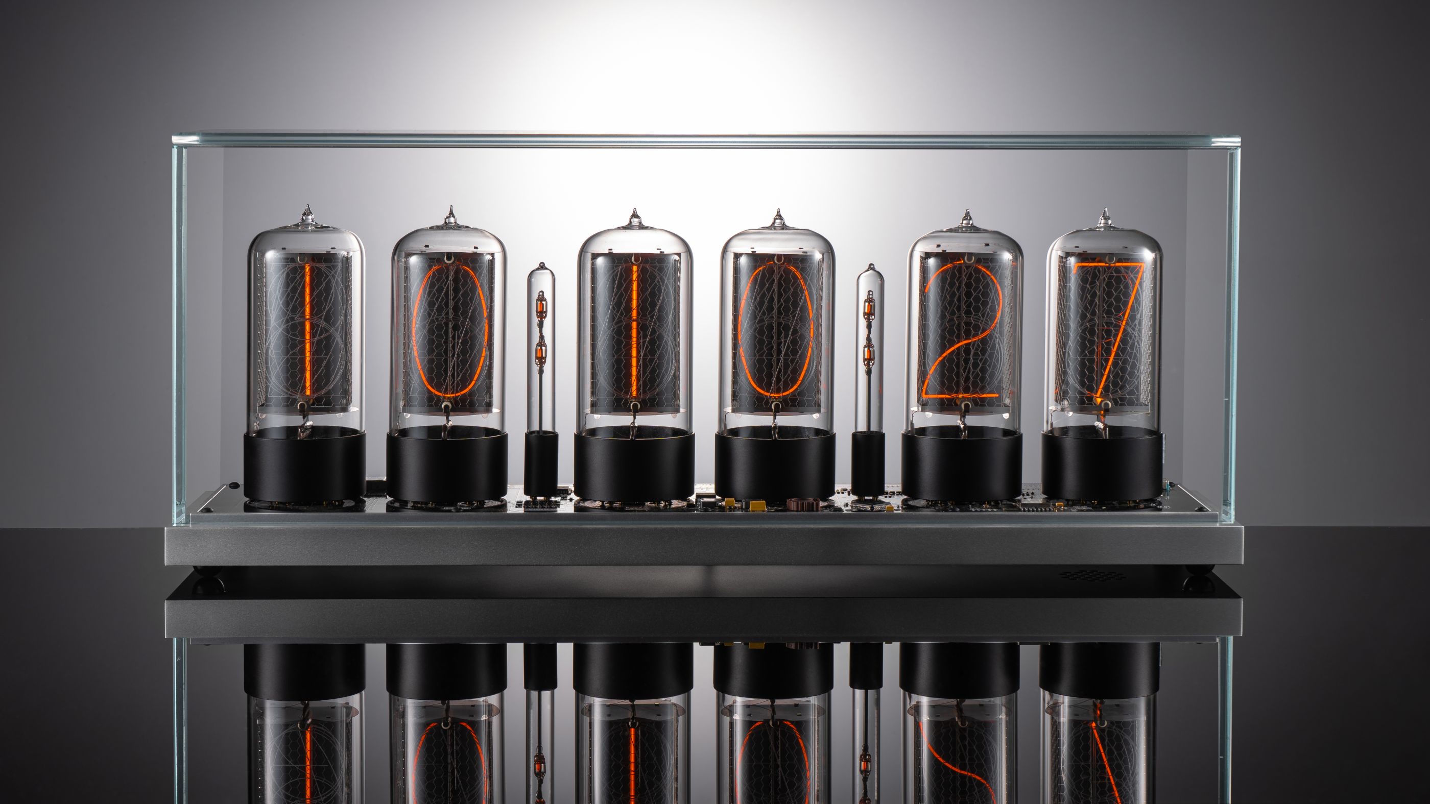 ZIN70 Nixie Clock, Silver Case & Black Bases, Clear Glass