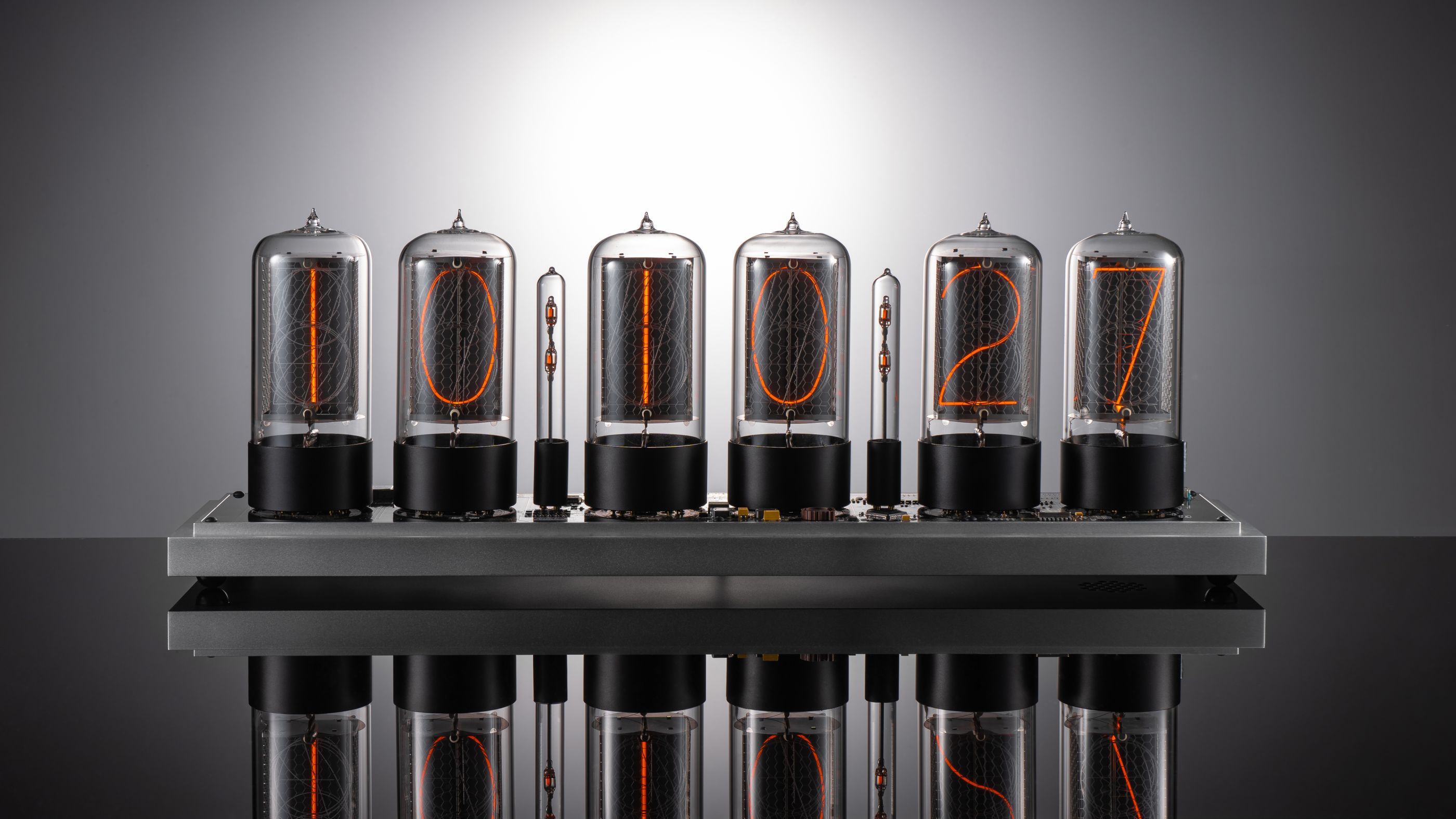 ZIN70 Nixie Clock, Silver Case & Black Bases, Smoked Glass