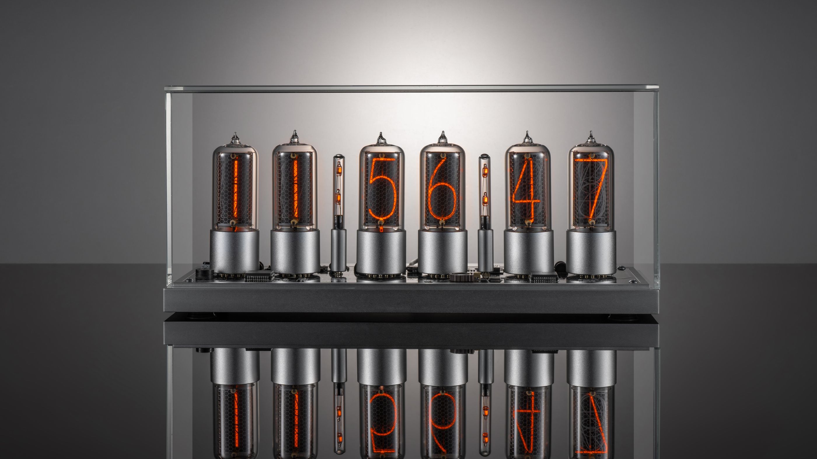 ZIN18 Nixie Tube Clock Silver Case Ultra-Clear Glass Dome