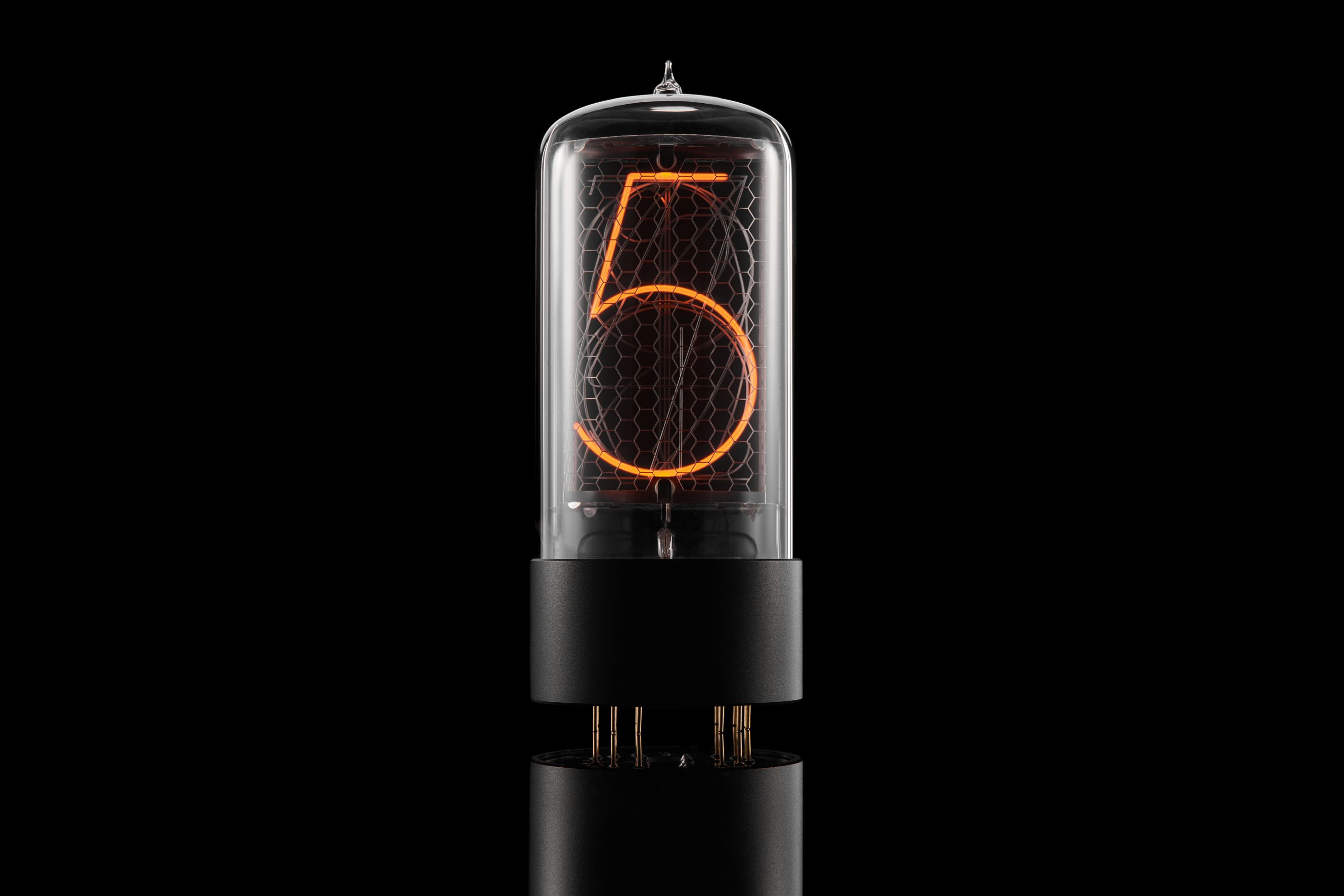 ZIN70 Nixie Tube with Black Aluminium Base – Z568M Round Pinout