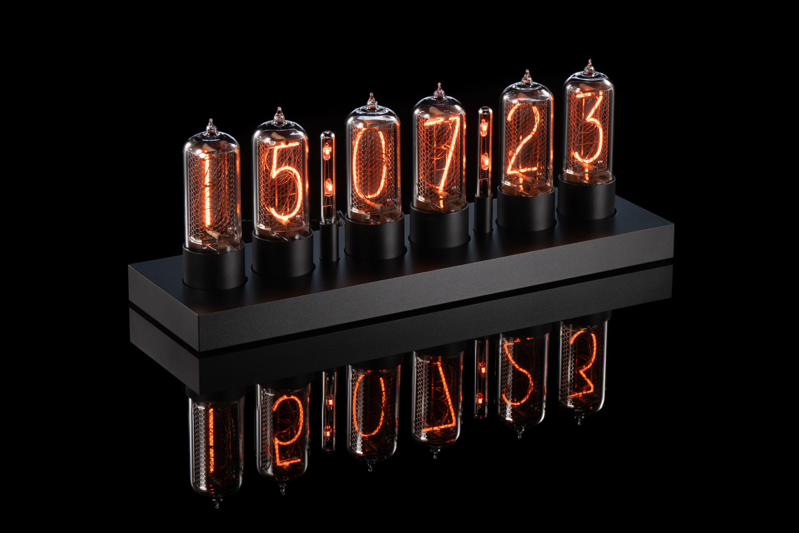 ZIN18 Nixie Tube Clock – Black Case & Black Tube Bases