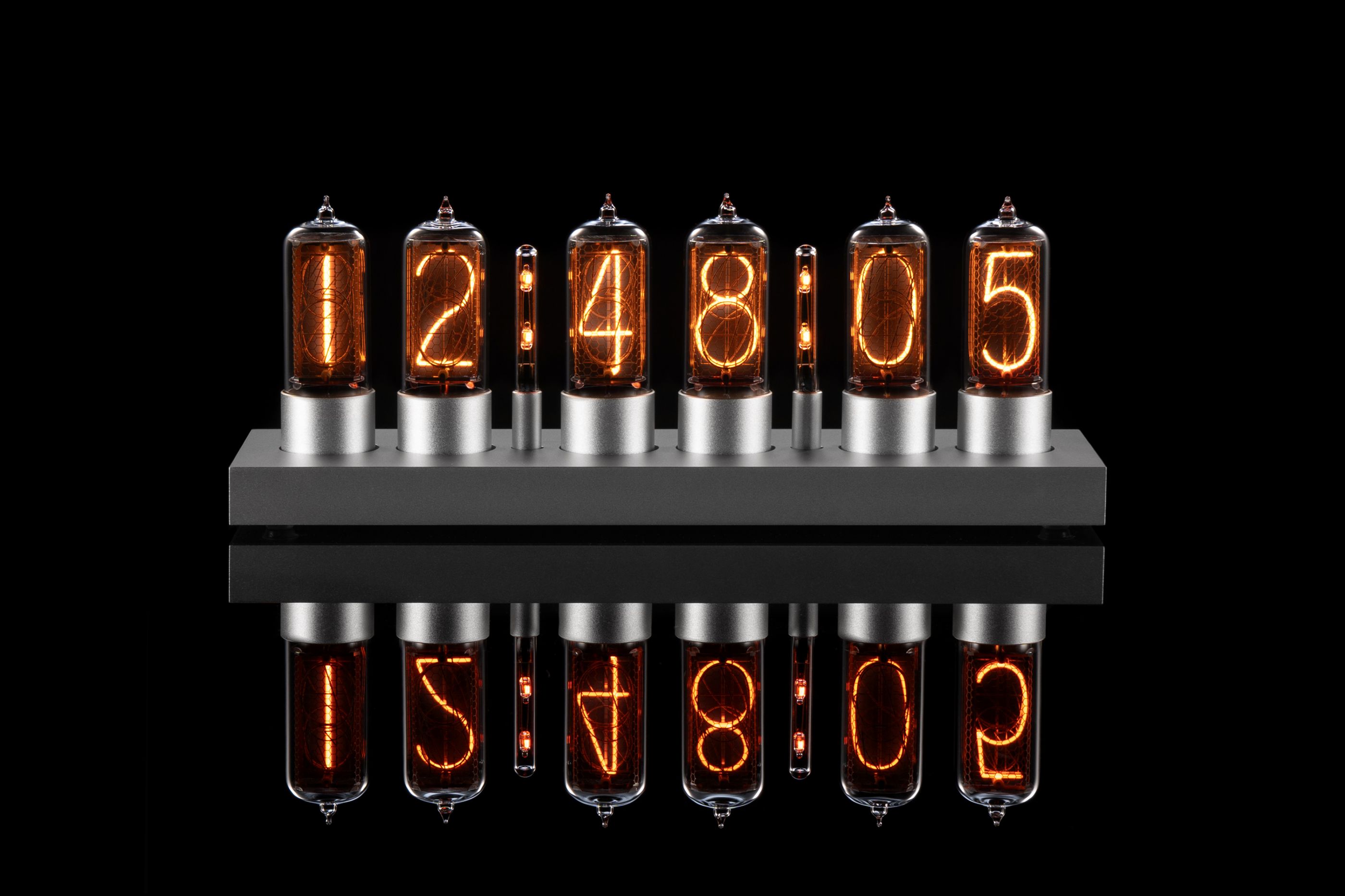 ZIN18 Nixie Clock, Silver Case & Silver Tubes