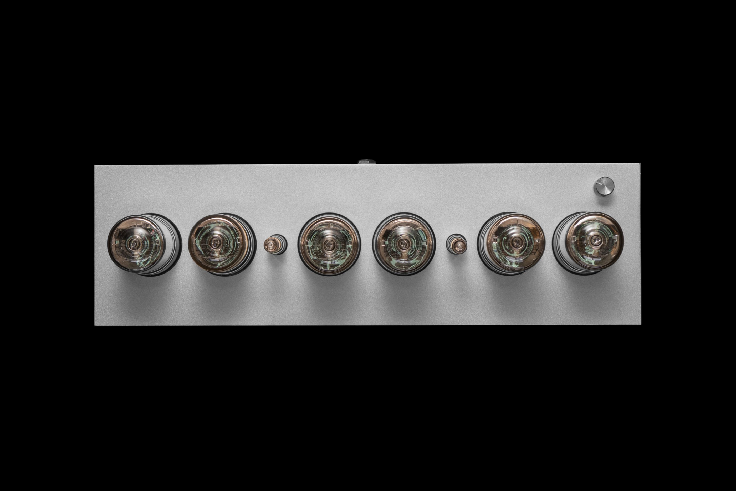 ZIN18 Nixie Clock, Silver Case & Black Tubes