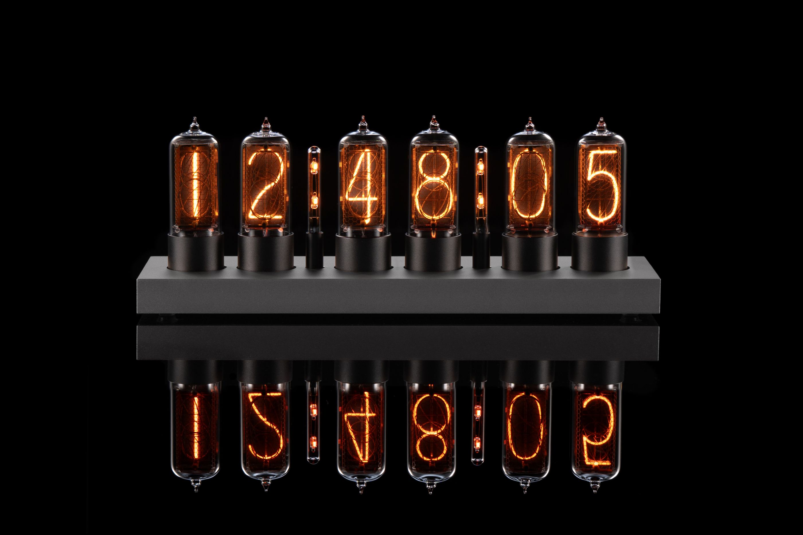 ZIN18 Nixie Clock, Silver Case & Black Tubes
