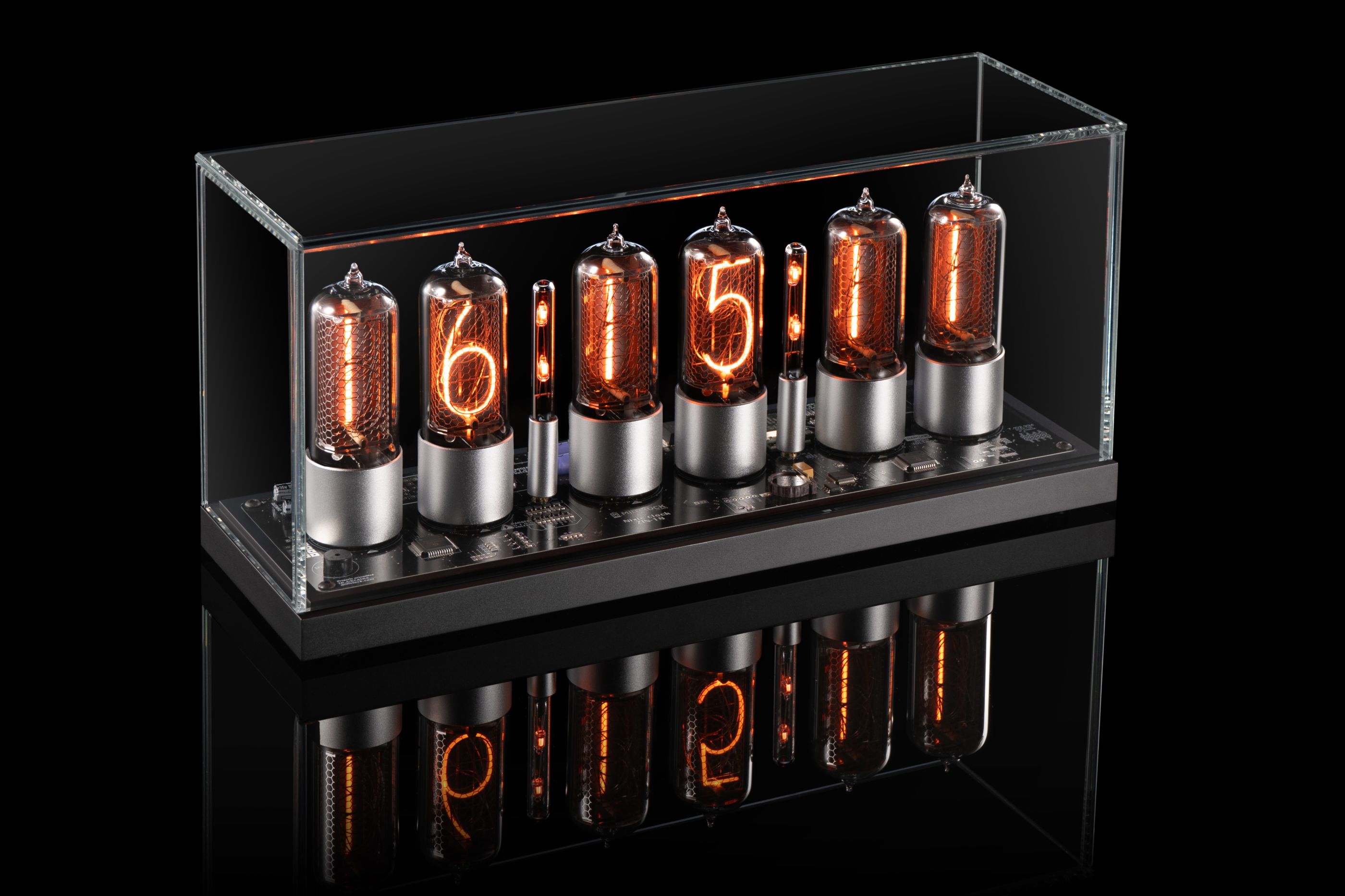 ZIN18 Nixie-Uhr, Schwarz-Basis & Silber-Röhren, Klarglas