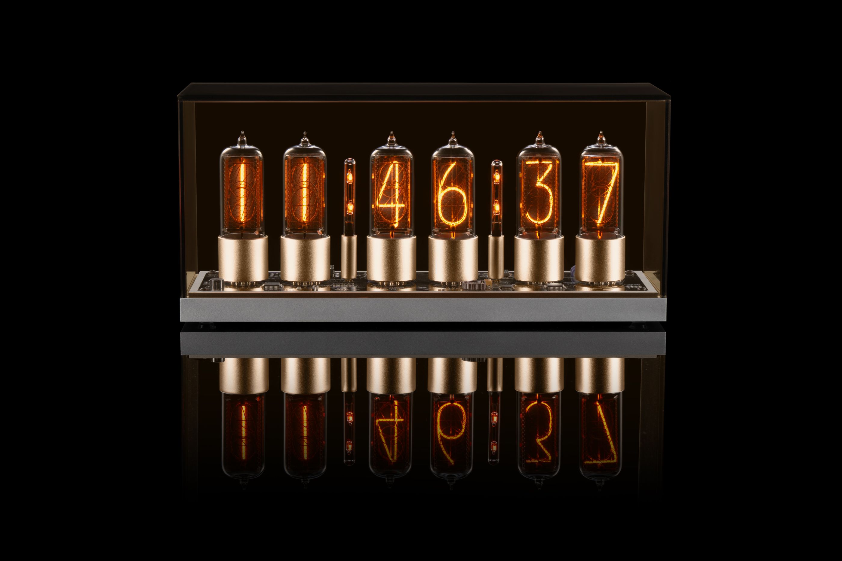 ZIN18 Nixie-Uhr, Silber-Basis & Gold-Röhren, Klarglas