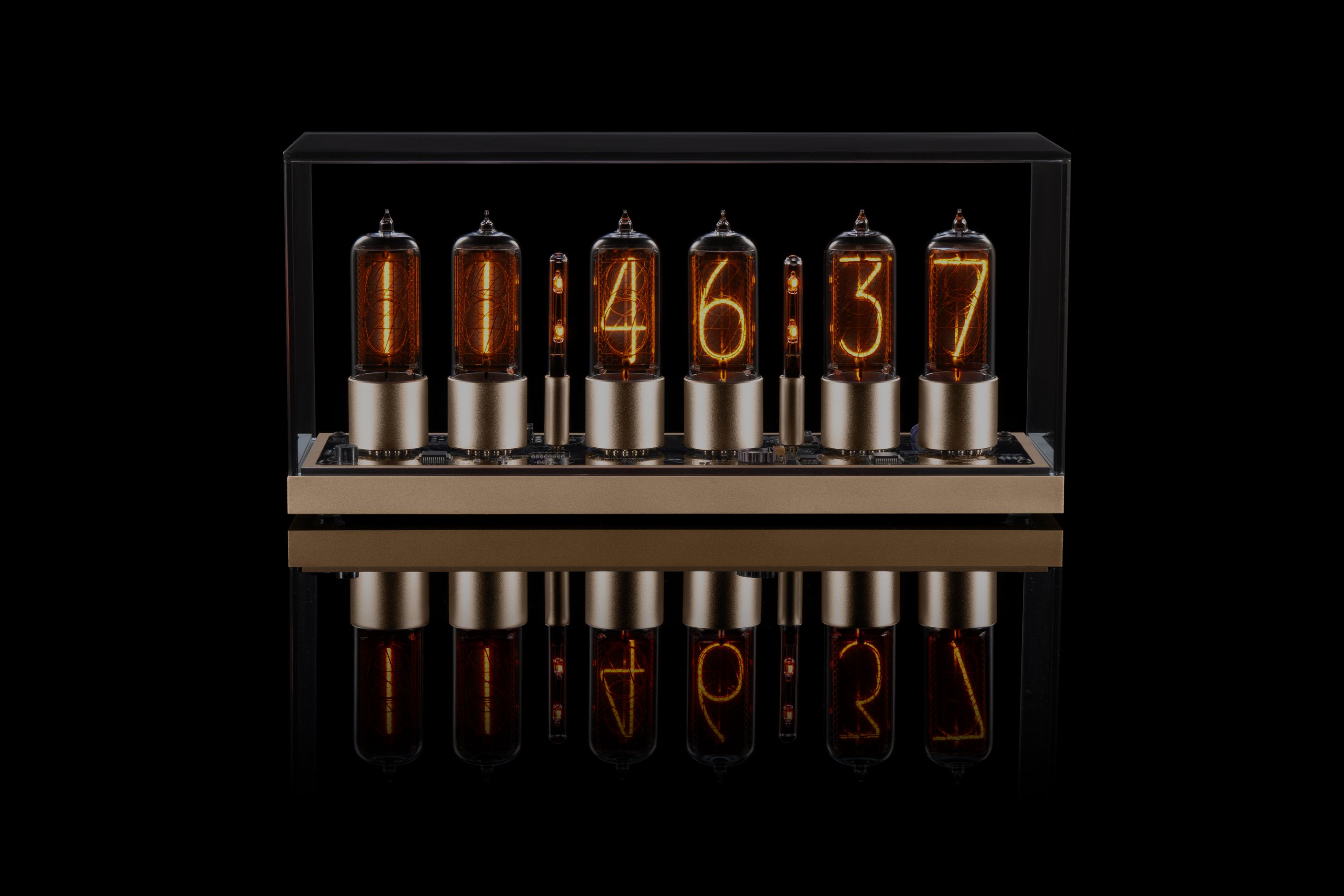 ZIN18 Nixie-Uhr, Gold-Basis & Gold-Röhren, Rauchglas